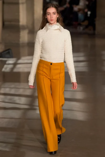 Look 24